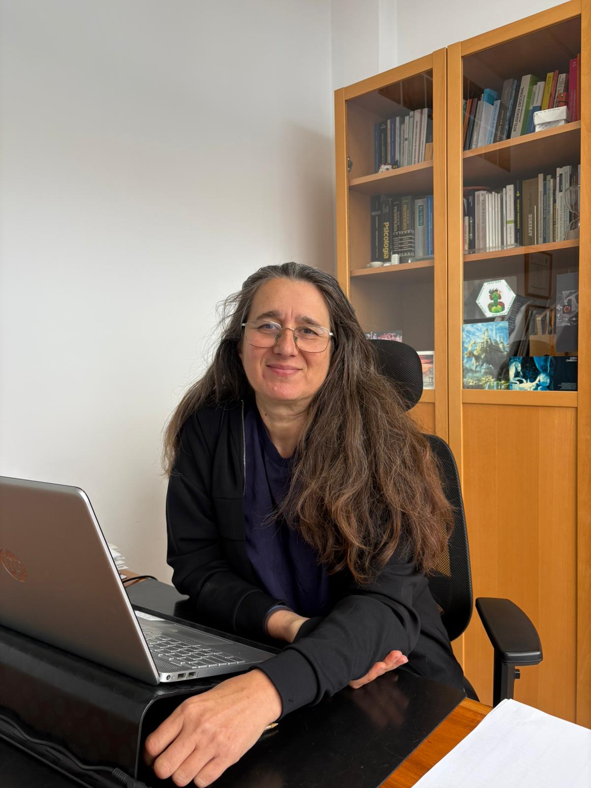 Nuria Guzmán Sanjaume